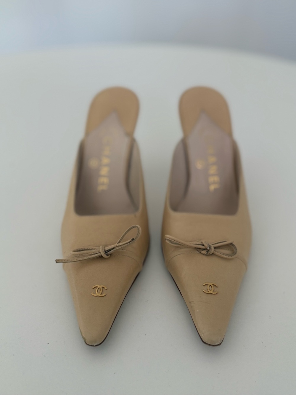 CHANEL Nude Beige Pointed-Toe Leather Mule Heels - Picture 2 of 5
